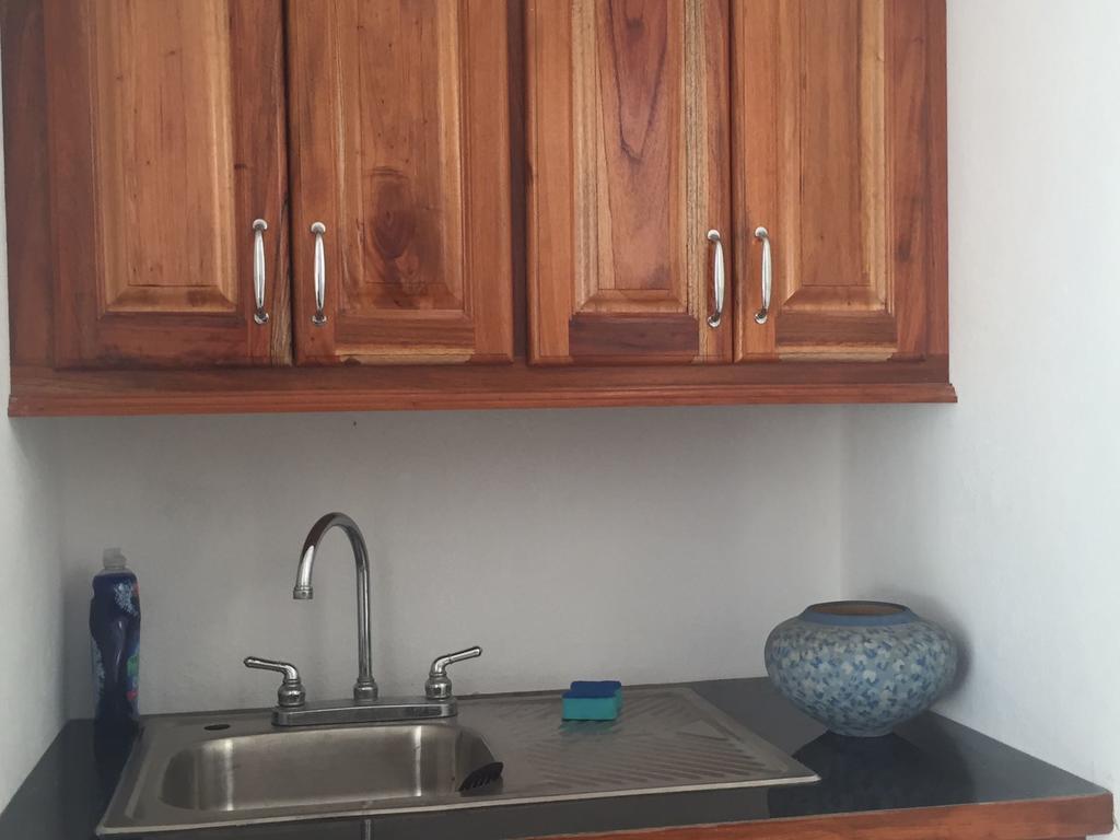 Ancella'S Garden Apartment-Beach-5Min Drive, 1 Hr Montego Bay, 25 Mins Ocho Rios, Continental Breakfast Runaway Bay Exterior foto